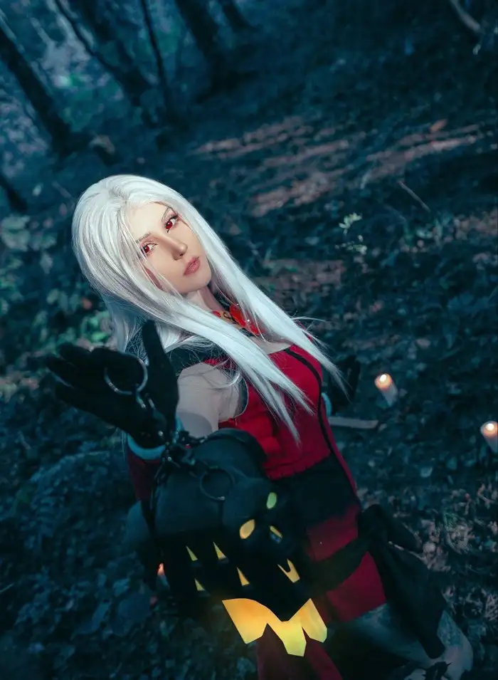 Gái xinh cosplay nhân vật anime tươi tắn. 