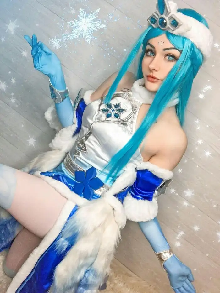 Vẻ đẹp của gái xinh cosplay nhân vật anime. 