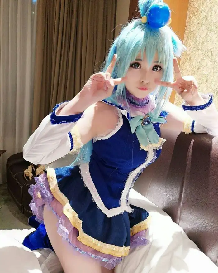 Gái xinh cosplay nhân vật anime dễ thương. 