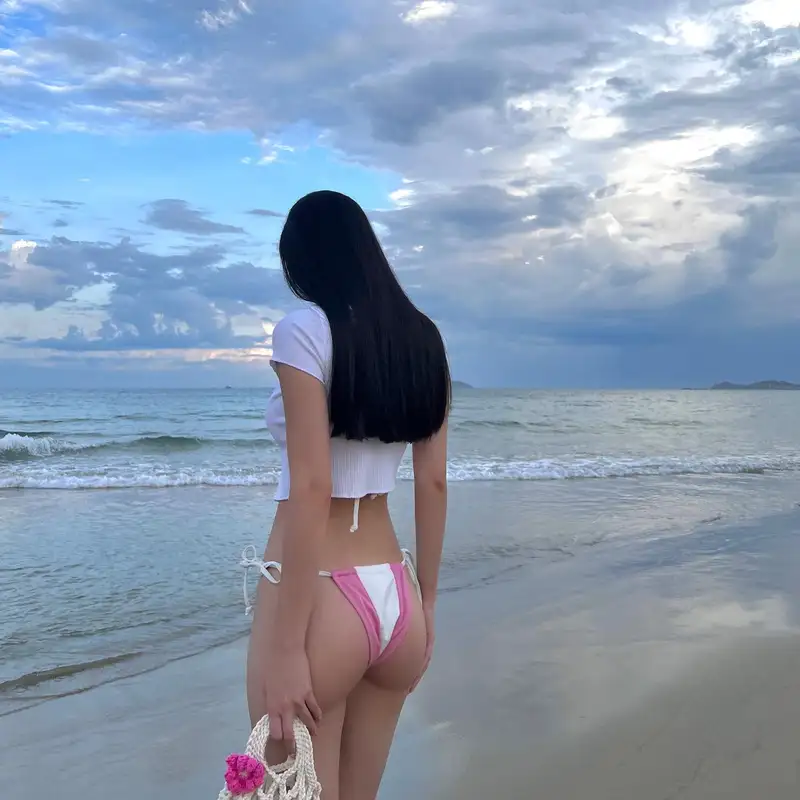 Jun Vũ sexy khi mặc bikini, phong cách lôi cuốn 