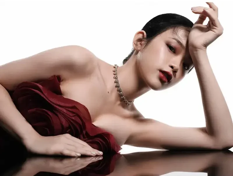 hình ảnh sexy về chị linh ka cực xinh