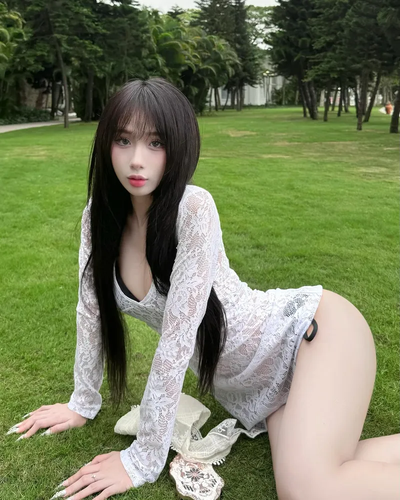 Hình ảnh sexy của Quỳnh Hương. 