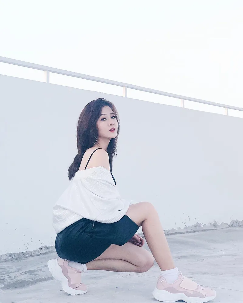 Ribi Sachi sexy quyến rũ trong từng khoảnh khắc. 