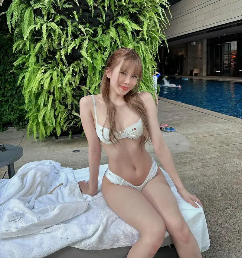 Thiều Bảo Trâm bikini – vẻ đẹp gợi cảm và tự tin
