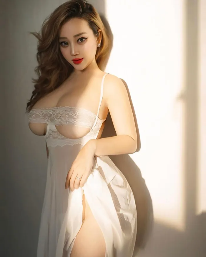 chiêm ngưỡng uyên betty nude sexy với cặp vú siêu to