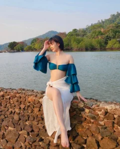 Bùi Thị Bích Diệp mặc bikini tinh tế và quyến rũ