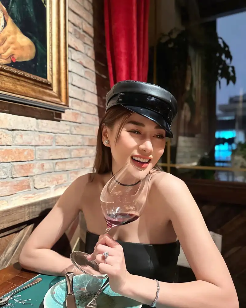 hình ảnh Phương Oanh quyến rũ sexy