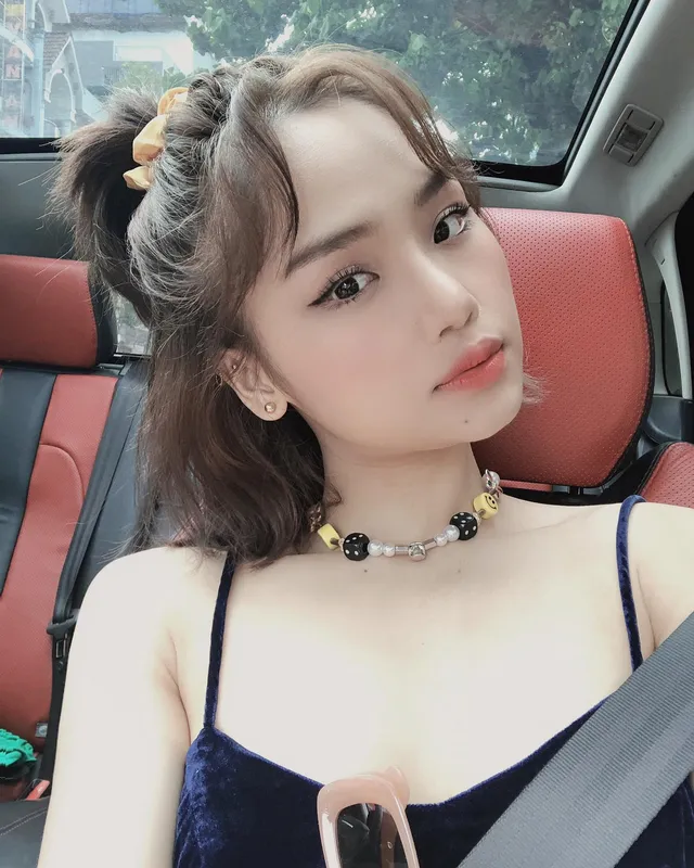 Miu Lê sexy đầy thần thái 