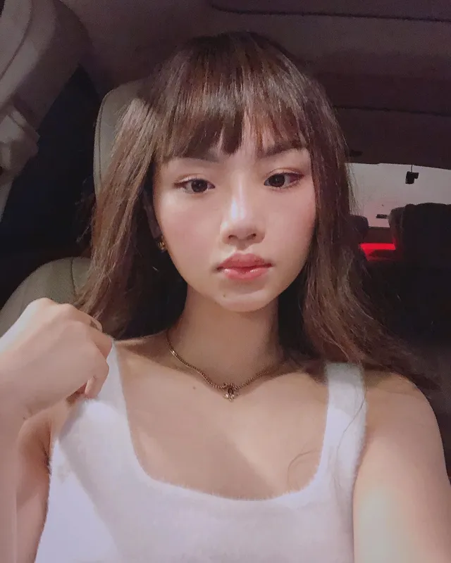 Miu Lê sexy đầy tự tin 