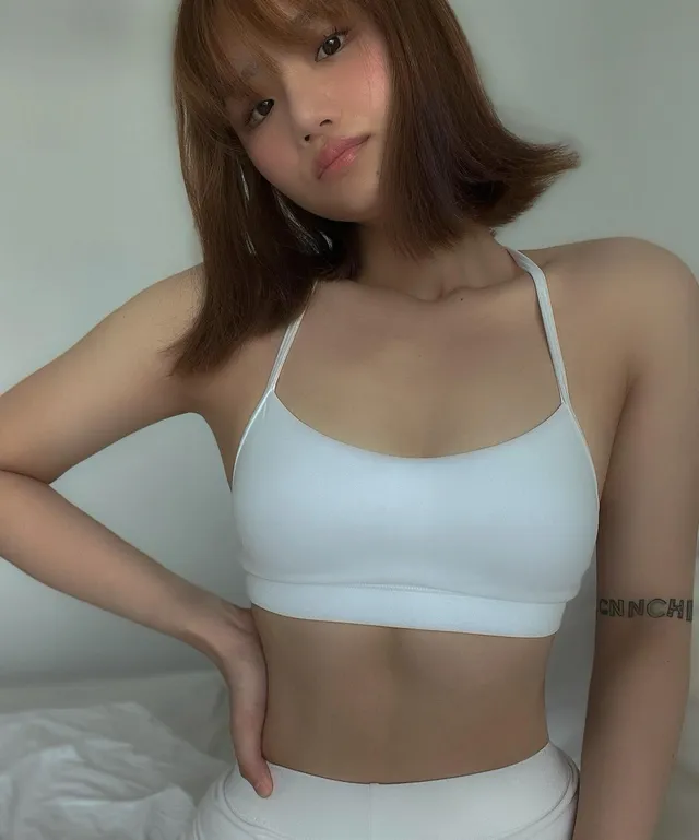 Miu Lê sexy với phong cách quyến rũ 