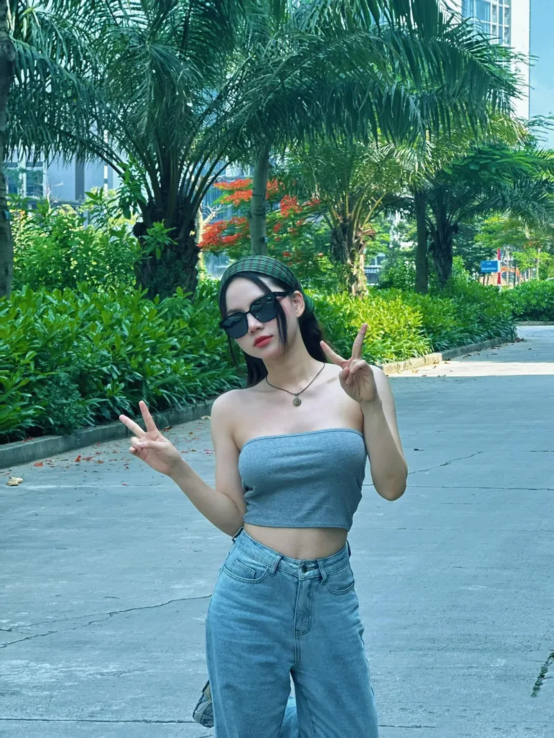 Ngô Lan Hương quyến rũ với phong cách sexy 