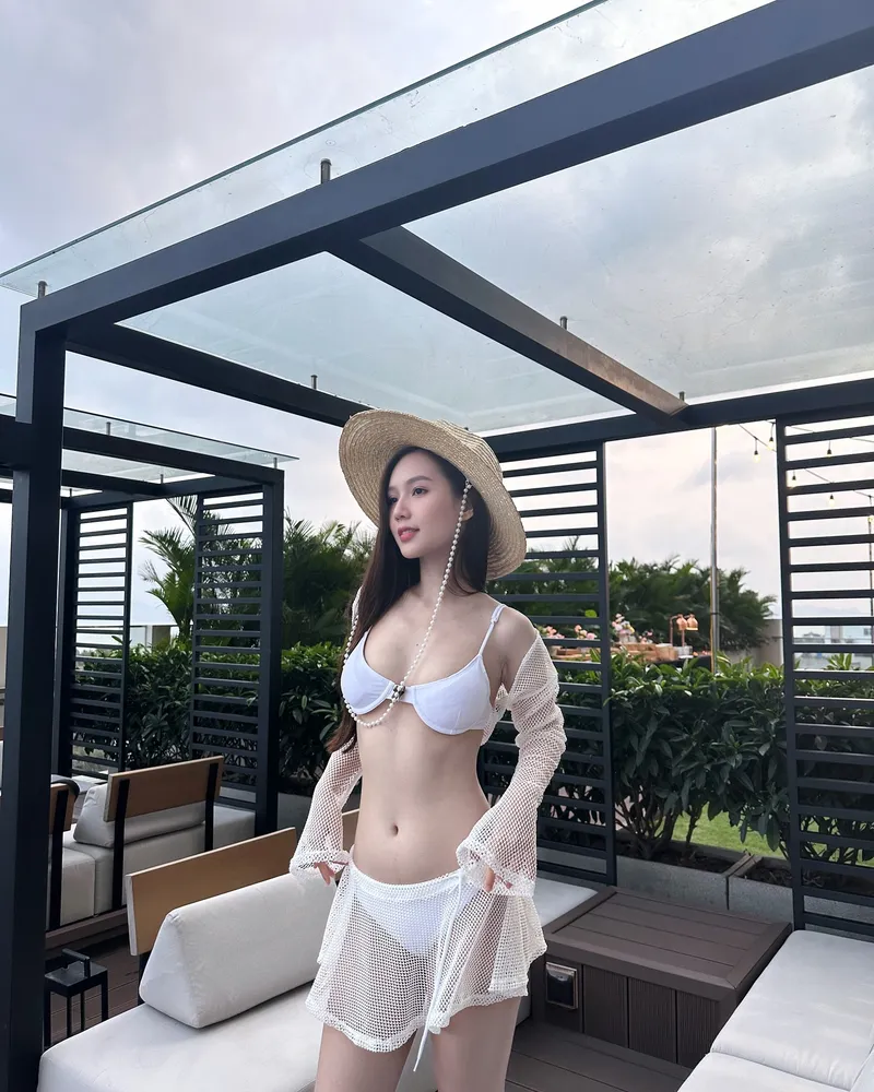 Ngắm Phạm Ngọc Anh bikini với nét đẹp quyến rũ