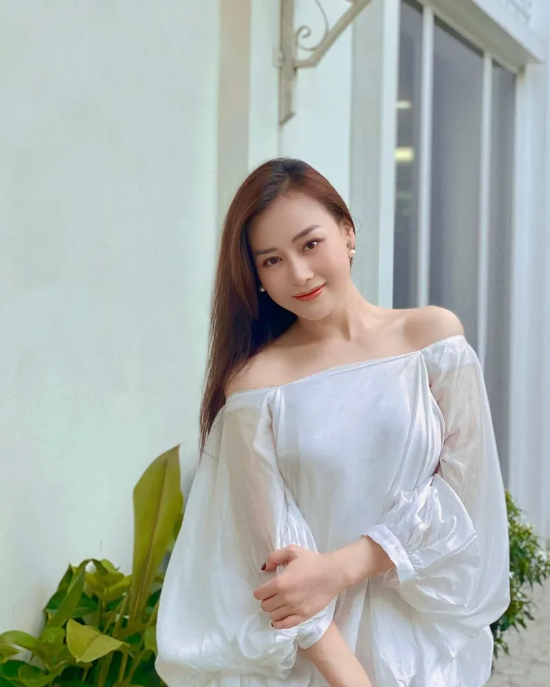 Sức hút khó cưỡng từ phong cách sexy của Phương Oanh