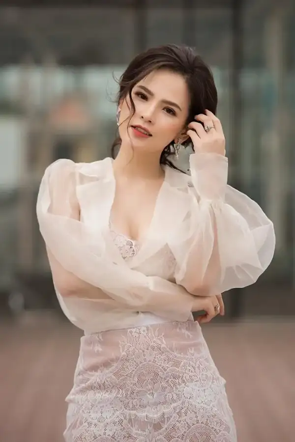 ảnh hot Phi Huyền Trang nude quyến rũ