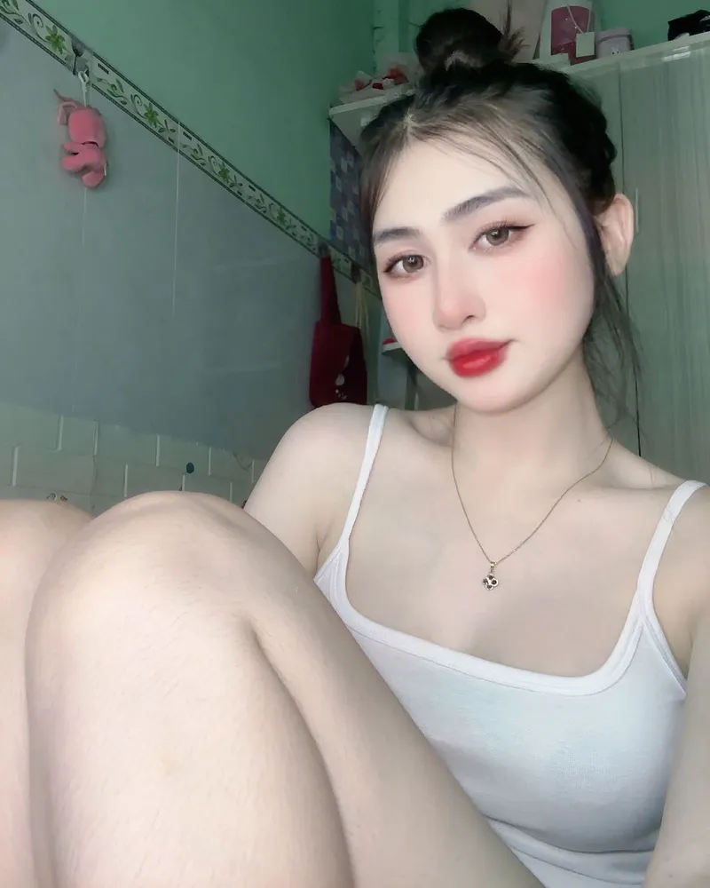 Châu Nhi sexy 