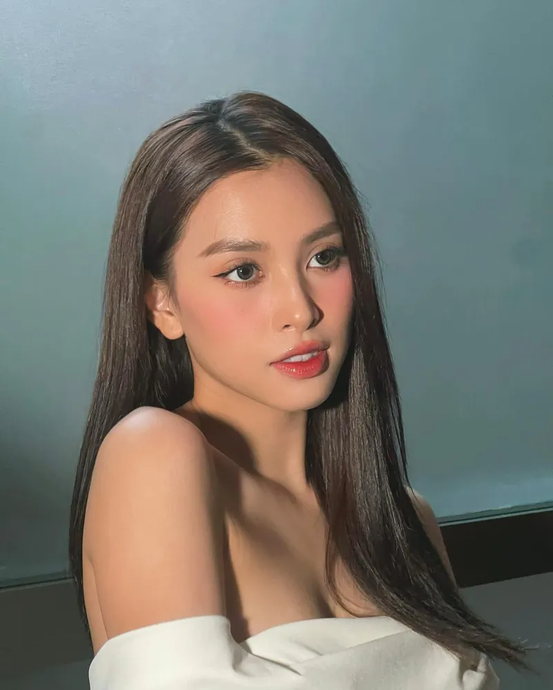 Tiểu Vy dáng sexy