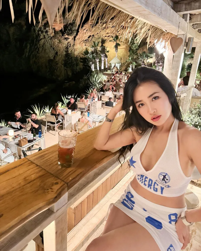 Bộ ảnh DJ Trang Moon xinh như nàng thơ 