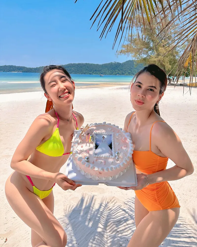 Ảnh Thúy Ngân mặc bikini khoe đường cong 