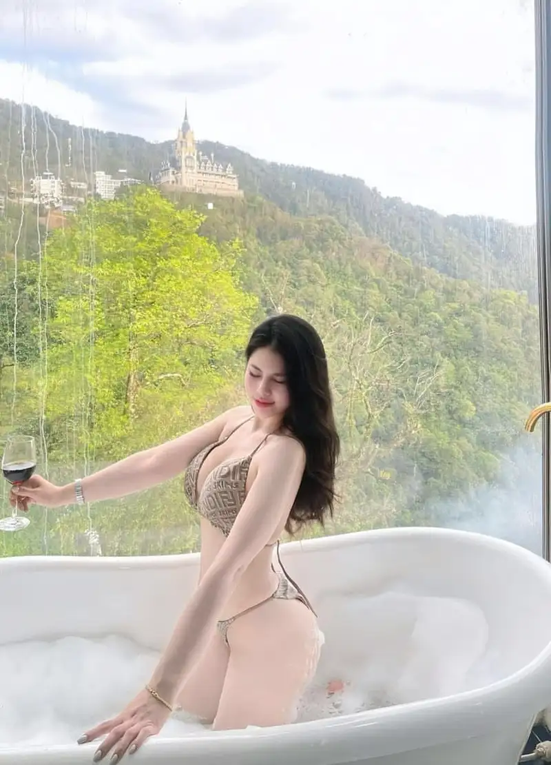 ảnh gái Việt Nam dáng đẹp mông to