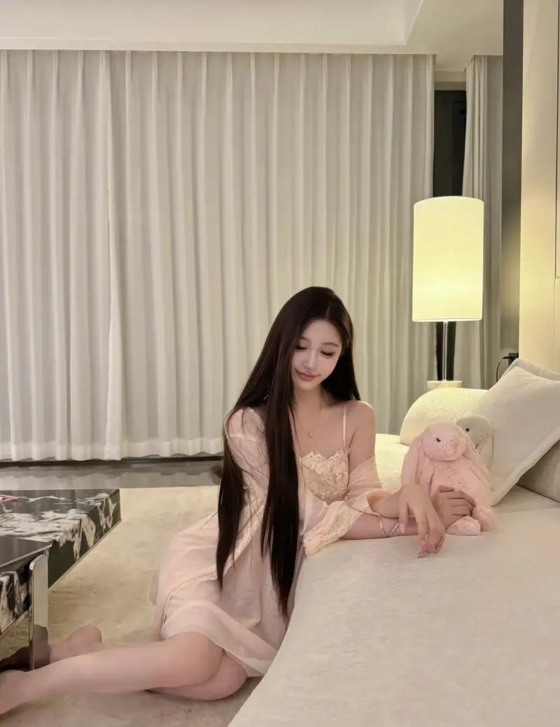 hình ảnh mặc đồ ngủ gái xinh duyên dáng