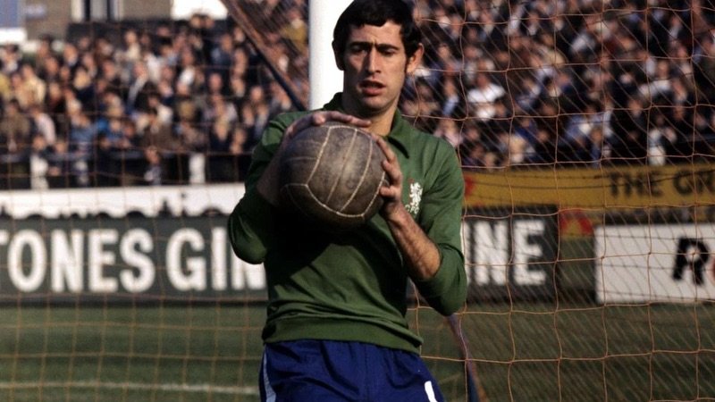 Peter Bonetti đã bị chính Petr Cech vượt qua trong lịch sử Chelsea