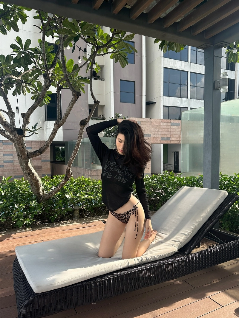 Diệp Phương Linh bikini 6