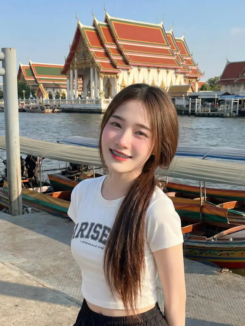 ảnh gái Thái Lan xinh đẹp với phong cách trẻ trung
