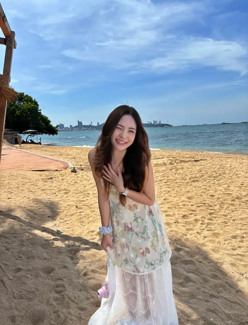 ảnh gái xinh Thái Lan với vẻ ngoài thanh tú