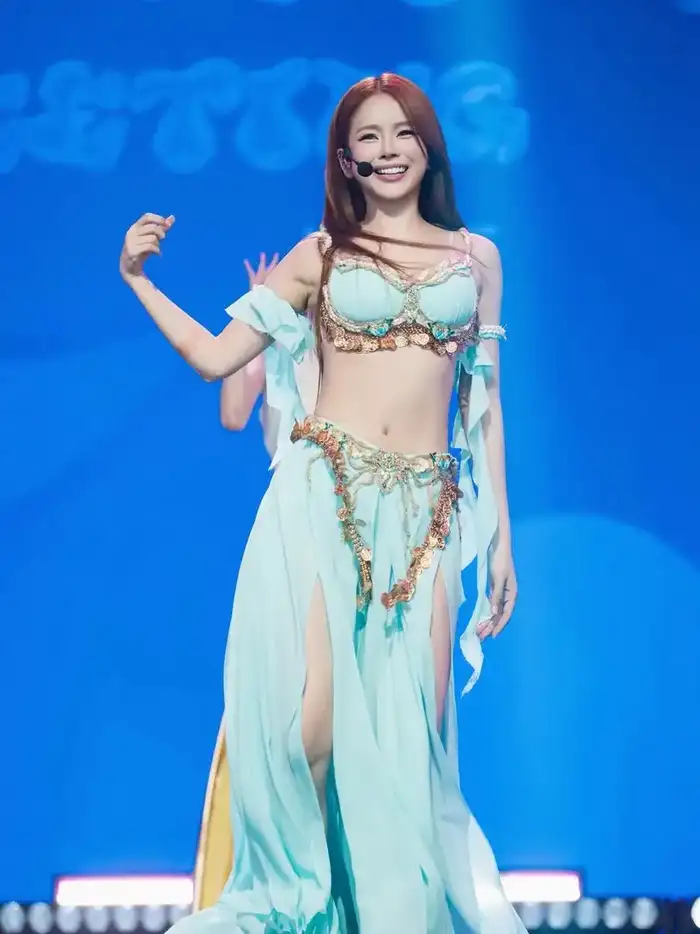 ảnh đẹp DJ Mie sexy với phong cách cá tính trẻ trung