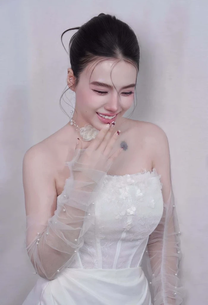 Hình sex Linh Miu lột đồ khoe vòng ba siêu phẩm