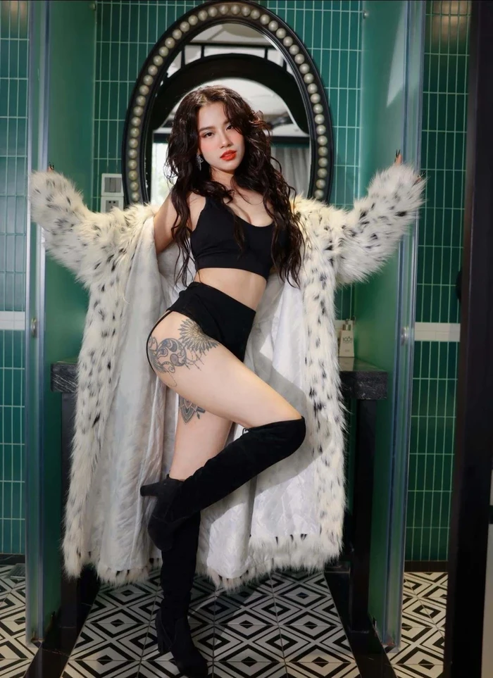 Linh Miu nude full HD vòng ba căng tròn cuốn hút