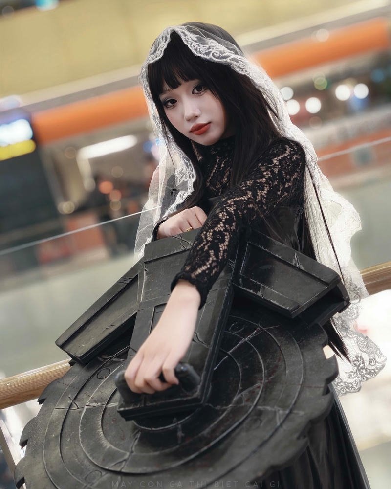Ảnh cosplay anime váy đen phong cách gothic lolita bí ẩn đẹp