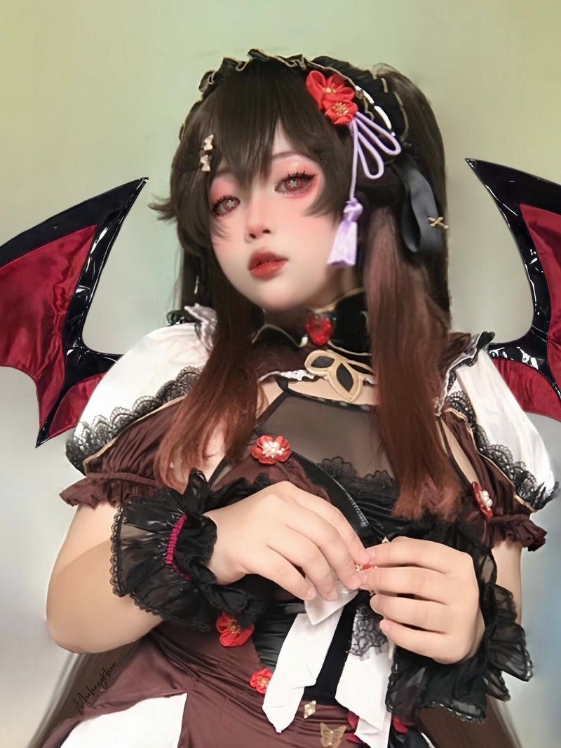 Cosplay ác quỷ váy đen cánh dơi phong cách quyến rũ