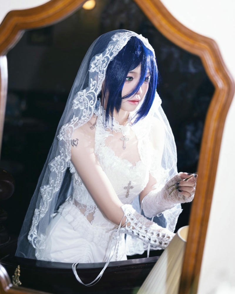 Cosplay anime nữ váy cưới trắng tinh khôi dịu dàng đẹp