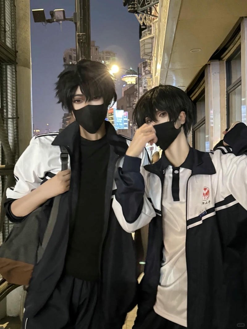 Cosplay nam nam đeo tai thú trang phục đen rất cá tính