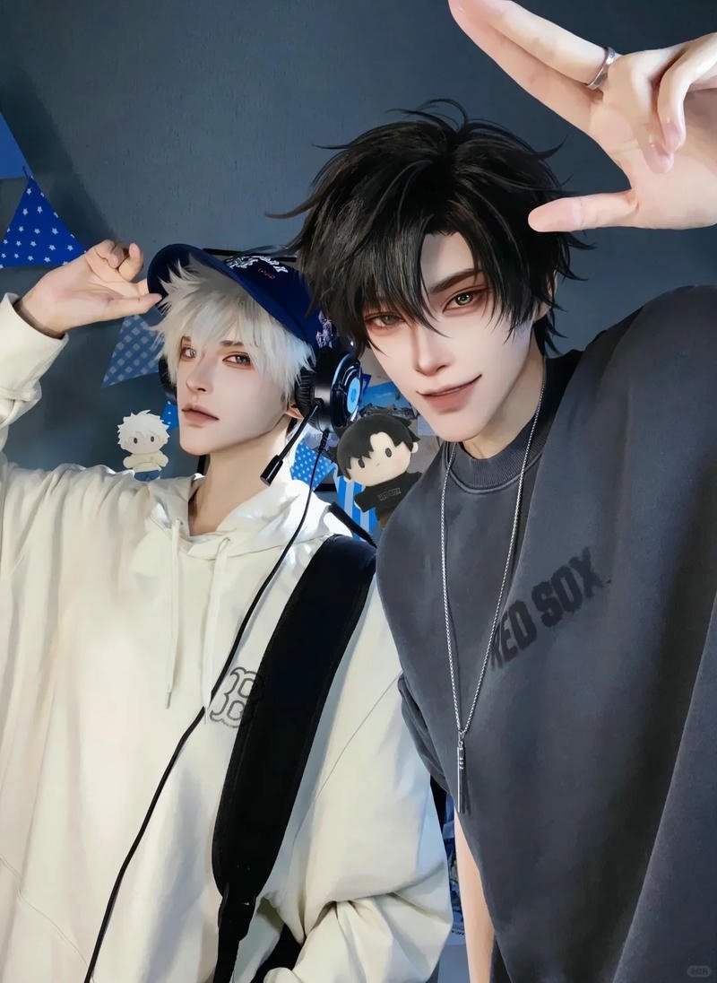 Couple đam mỹ mặc đồ thể thao rộng phong cách đường phố