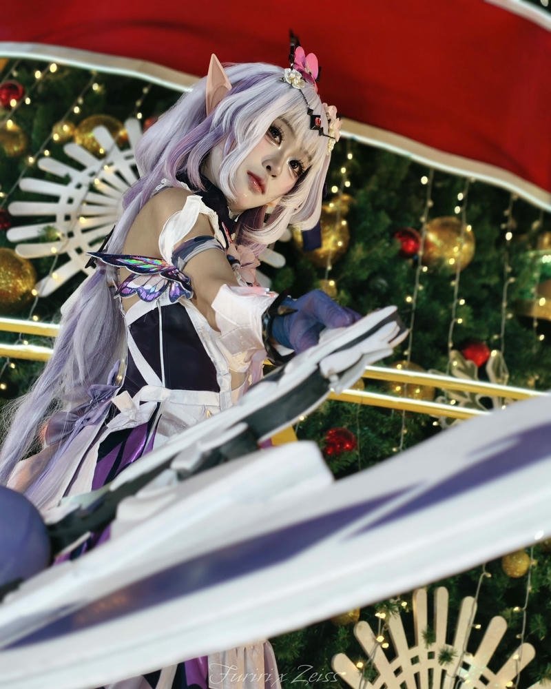 Đạo cụ cosplay vũ khí lớn chi tiết sắc sảo đẹp