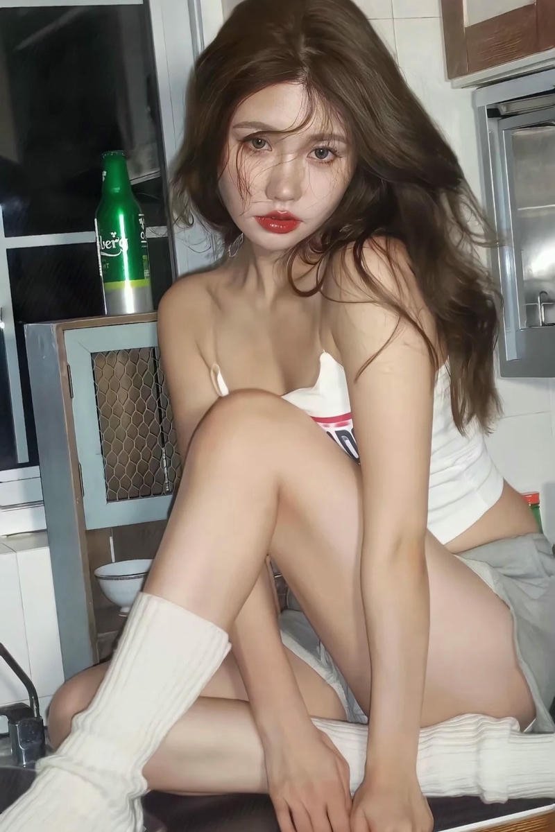 Gái xinh trung quốc ngồi bệt khoe đôi chân dài miên man