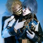 Hình cosplay đôi bối cảnh giả tưởng ánh sáng xanh bí ẩn