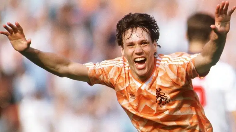 Van Basten – sát thủ vòng cấm hiếm có châu Âu