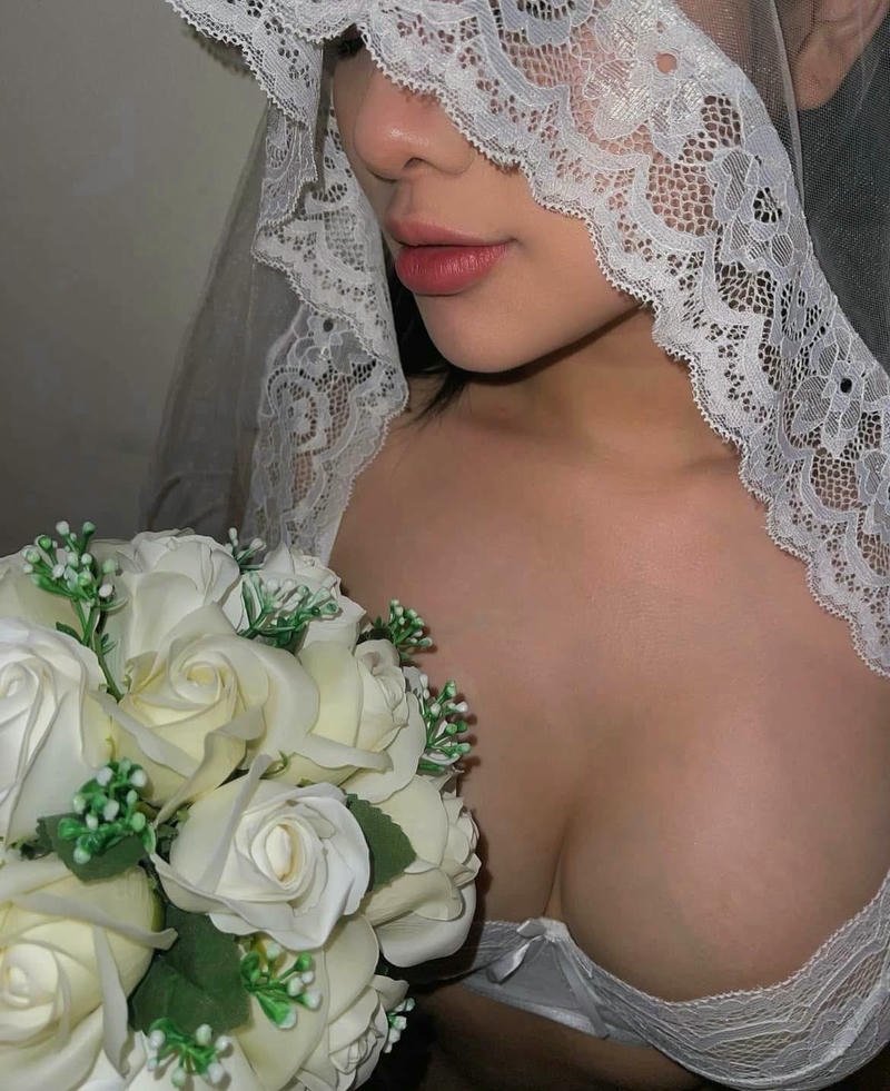 Ảnh học sinh vú to tạo điểm nhấn thị giác mạnh