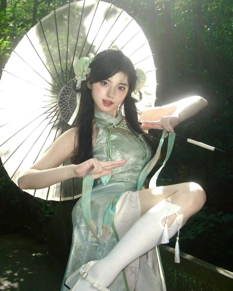 Cosplay cổ trang ánh nhìn dịu dàng rất cuốn hút
