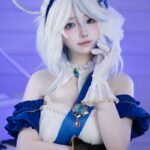 Cosplay hầu gái tóc trắng trang phục xanh dương lạ mắt đẹp