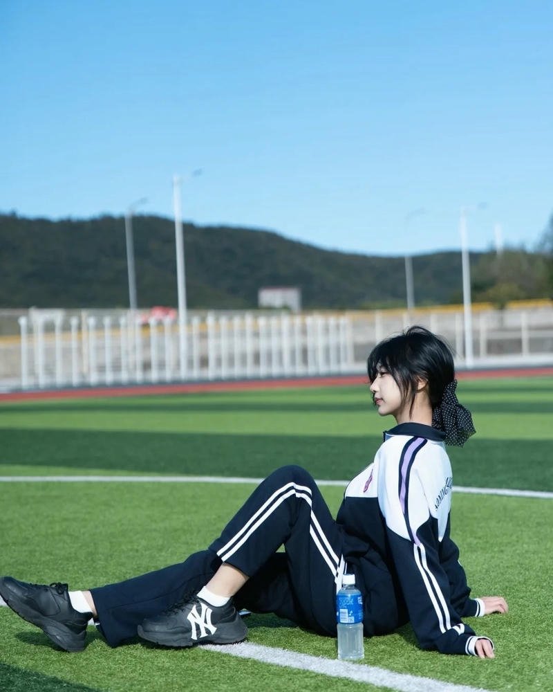 Cosplay học sinh góc chụp ảnh tự nhiên cuốn hút