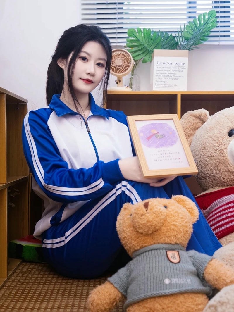 Cosplay học sinh kiểu tóc gọn gàng trẻ trung xinh