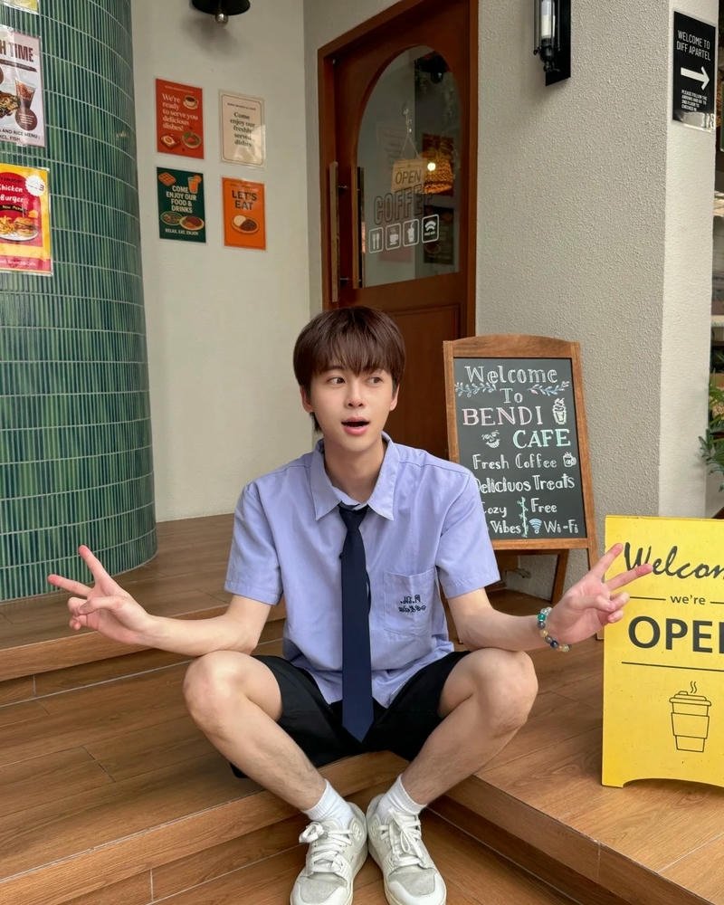 Cosplay học sinh phong cách đáng yêu trong trẻo thương