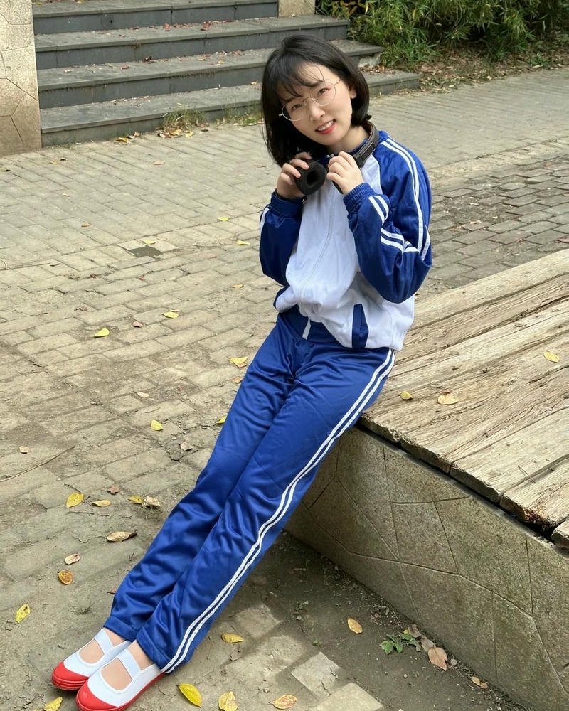 Cosplay học sinh phong cách trẻ trung đẹp tự nhiên