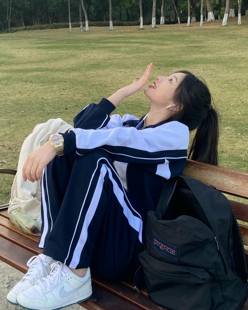 Cosplay học sinh phụ kiện đơn giản hài hòa đẹp