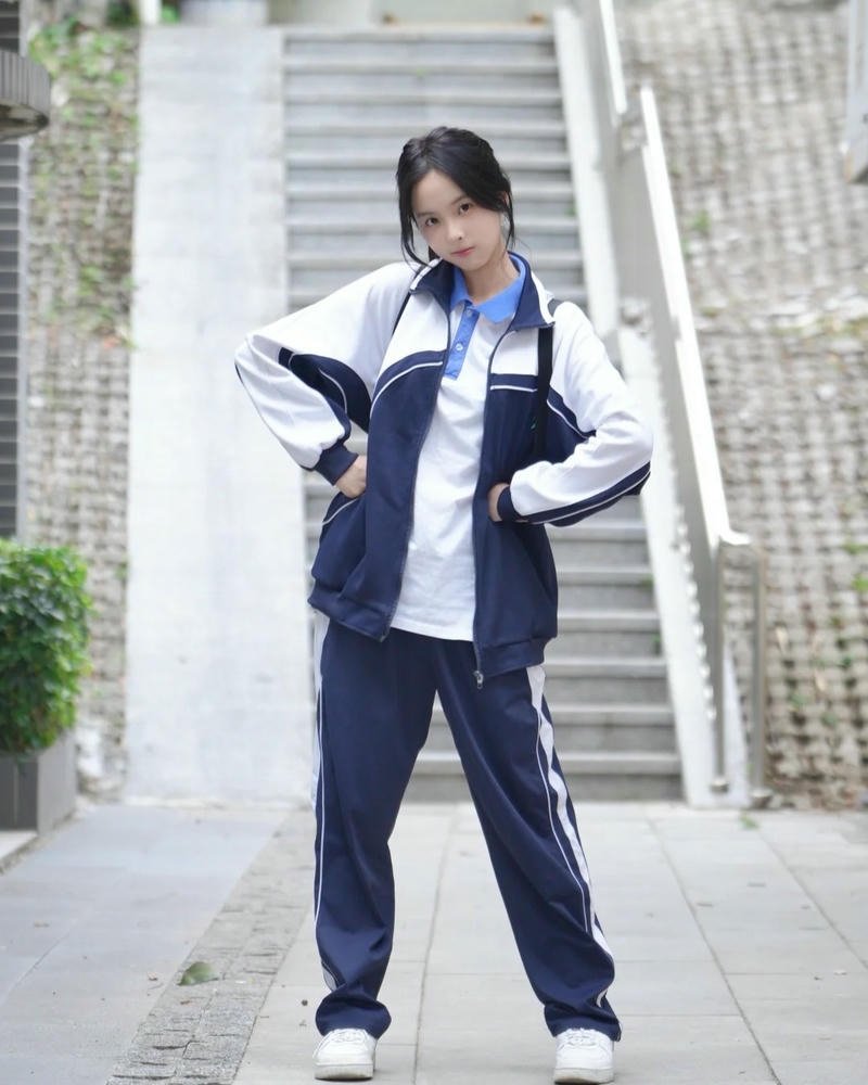 Cosplay học sinh trang phục giản dị thanh lịch đẹp