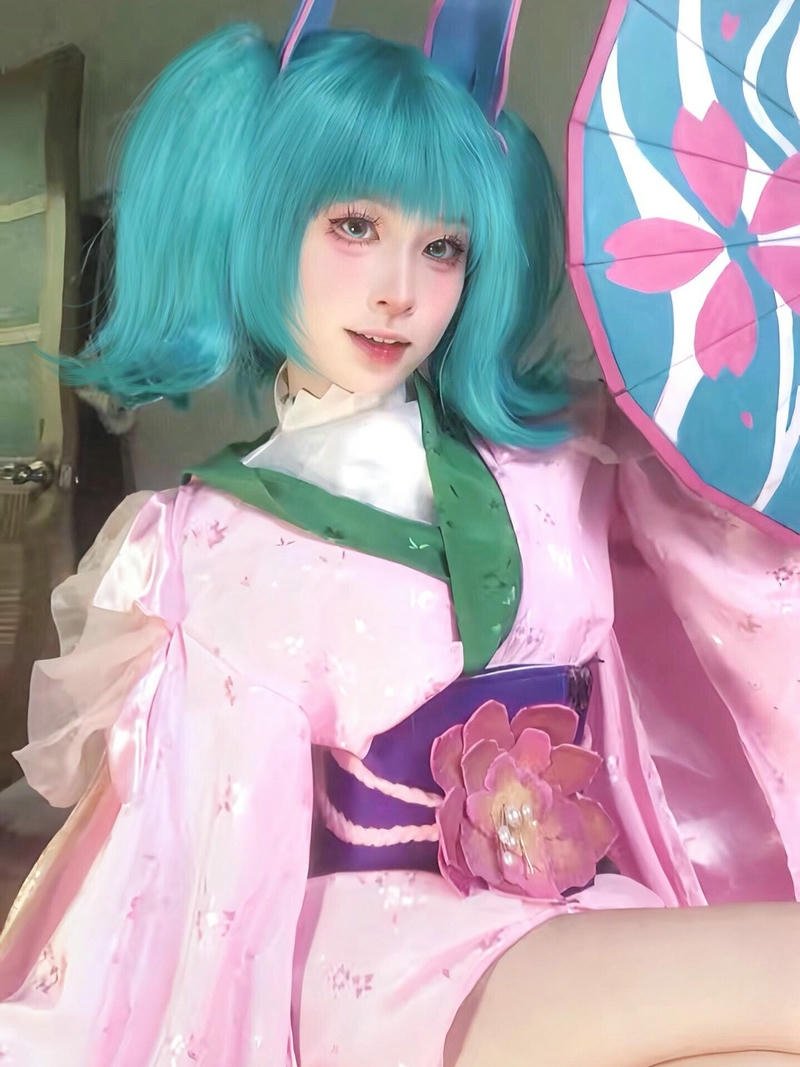 Cosplay liên quân tạo dáng hành động rất sinh động